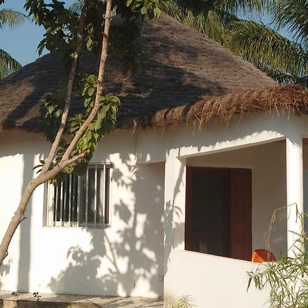 Case traditionnelle diola au bord de l'océan Cabo Skirring Exterior foto